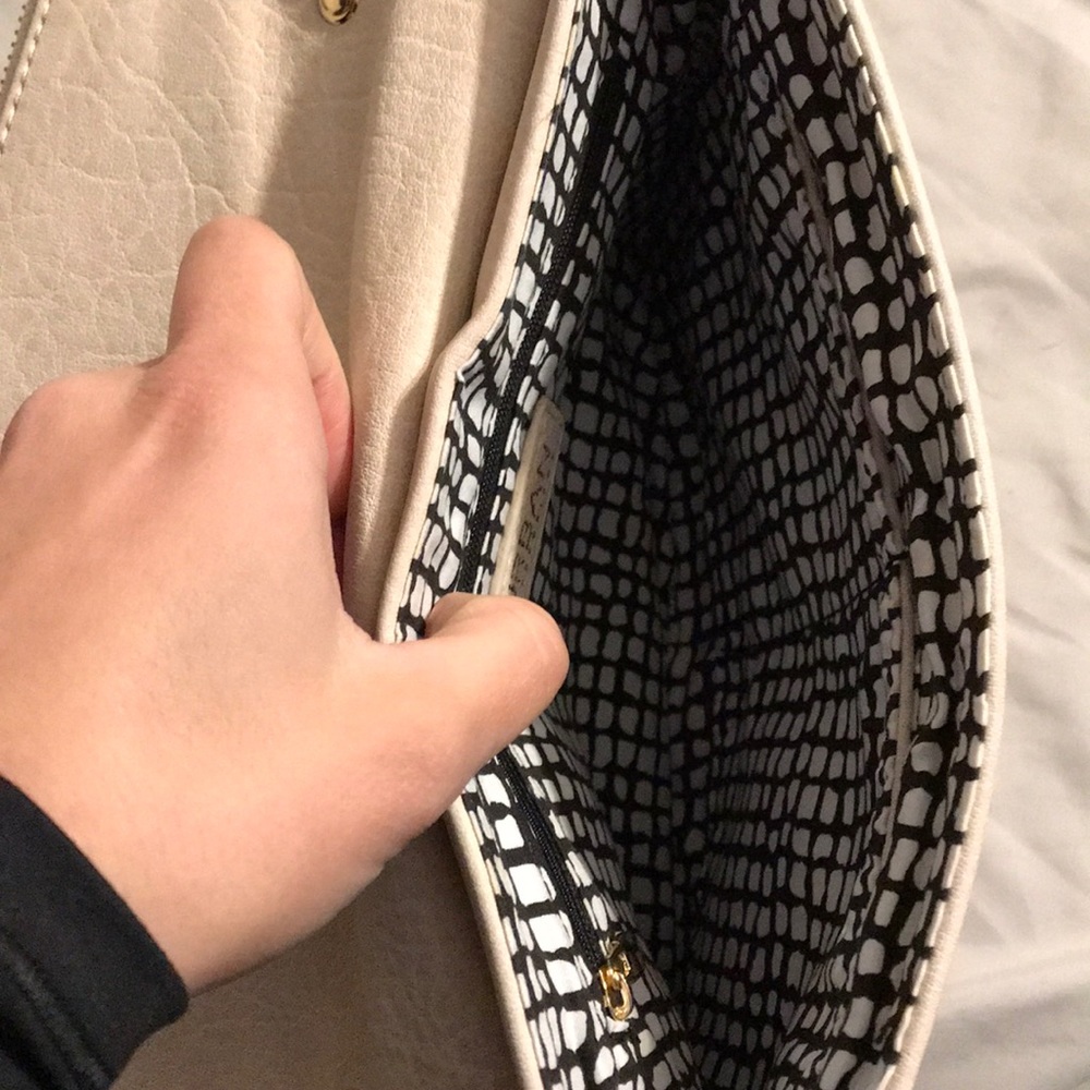 Purse - Picture 3 of 5